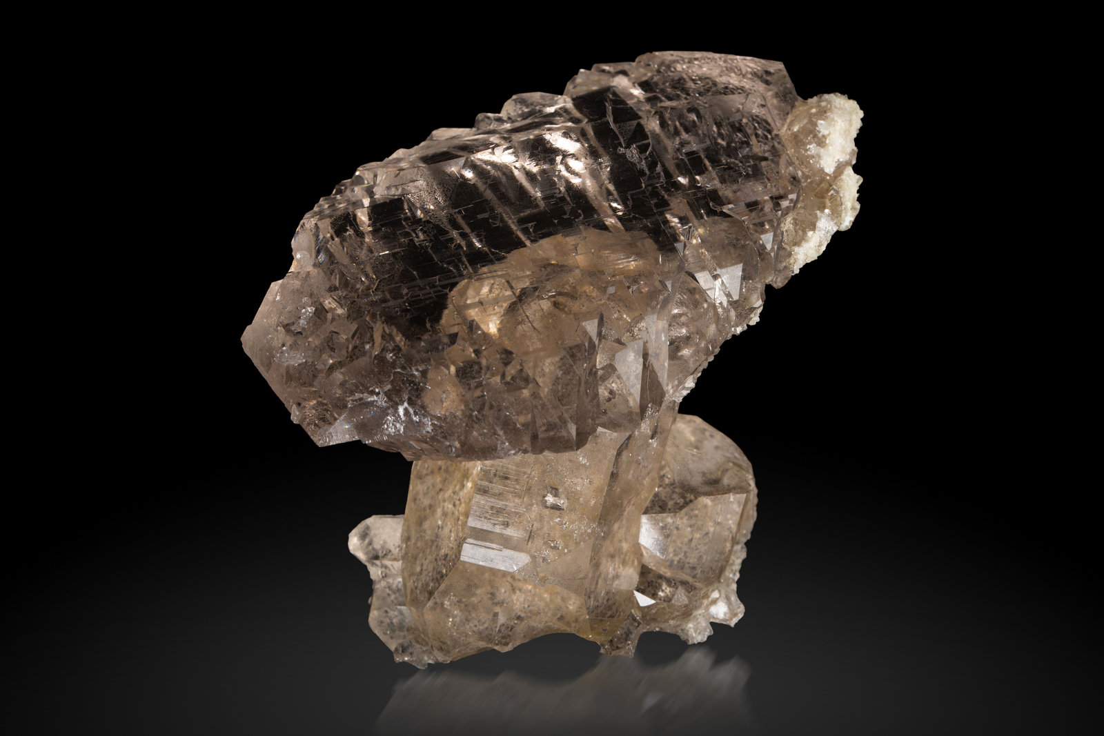 Cuarzo
10 x 7 x 7 cm / cristal principal: 9.2 cm
(Autor: Museo MIM)