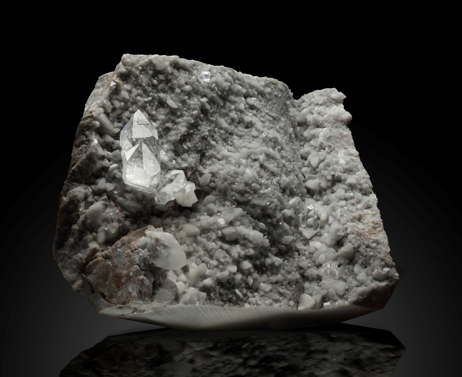 Cuarzo
20 x 20 x 20 cm / cristal principal: 4.2 cm
(Autor: Museo MIM)