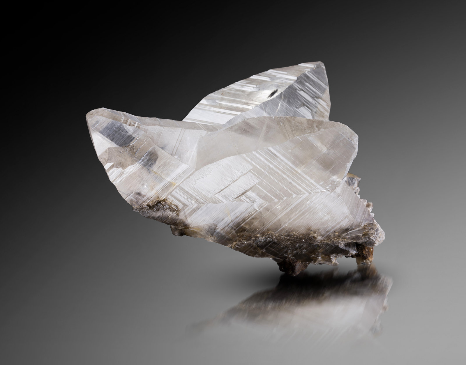Cuarzo (macla del japón)
6 x 6.5 x 11.5 cm / cristal principal: 11.3 cm
(Autor: Museo MIM)