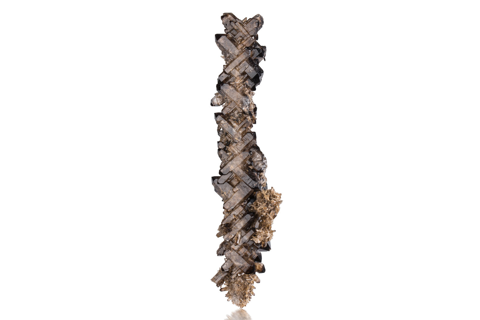 Cuarzo (variedad ahumado)
4.5 x 3.5 x 20 cm / Cristal principal: 4.5 cm.
(Autor: Museo MIM)