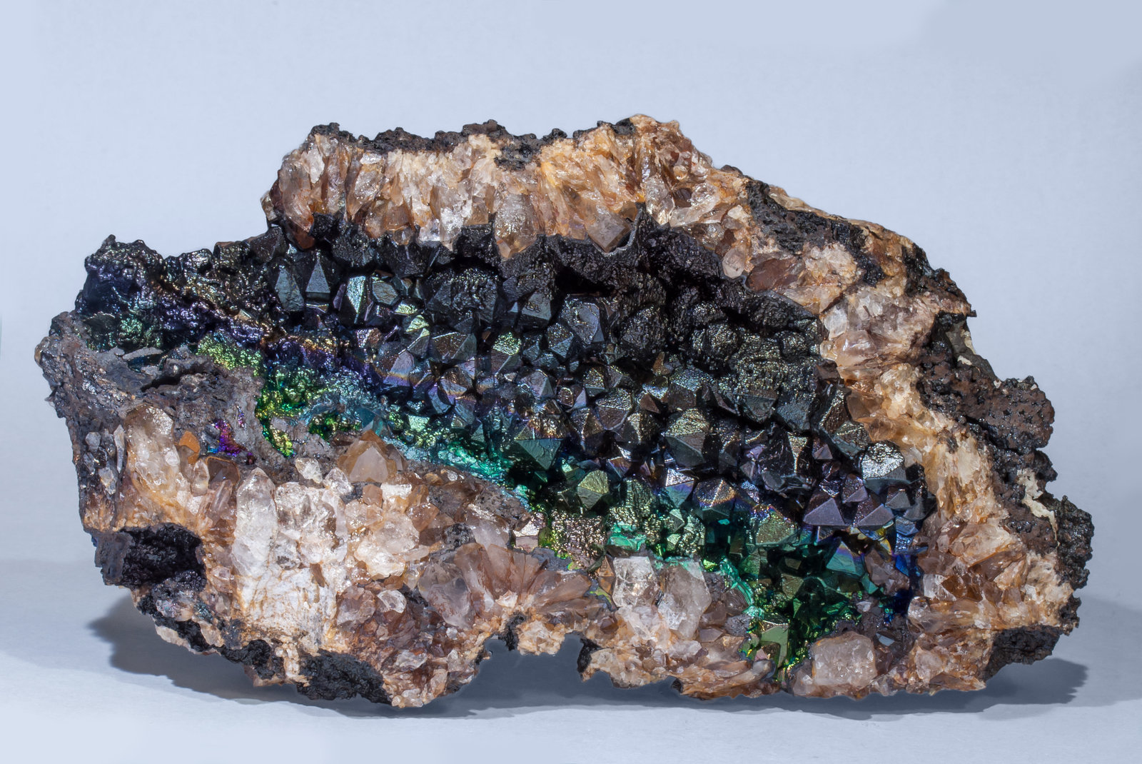 Cuarzo con Goethita
18.4 × 10.4 × 4.6 cm
(Autor: Jordi Fabre)