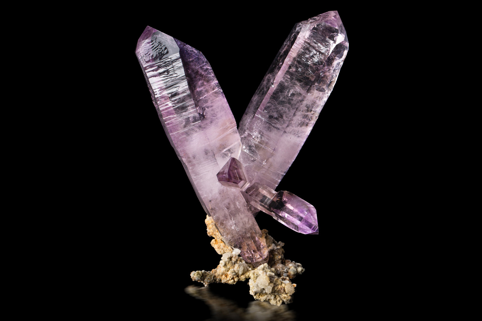Cuarzo (variedad amatista)
9 x 9 x 12 cm / cristal principal: 10.8 cm
(Autor: Museo MIM)