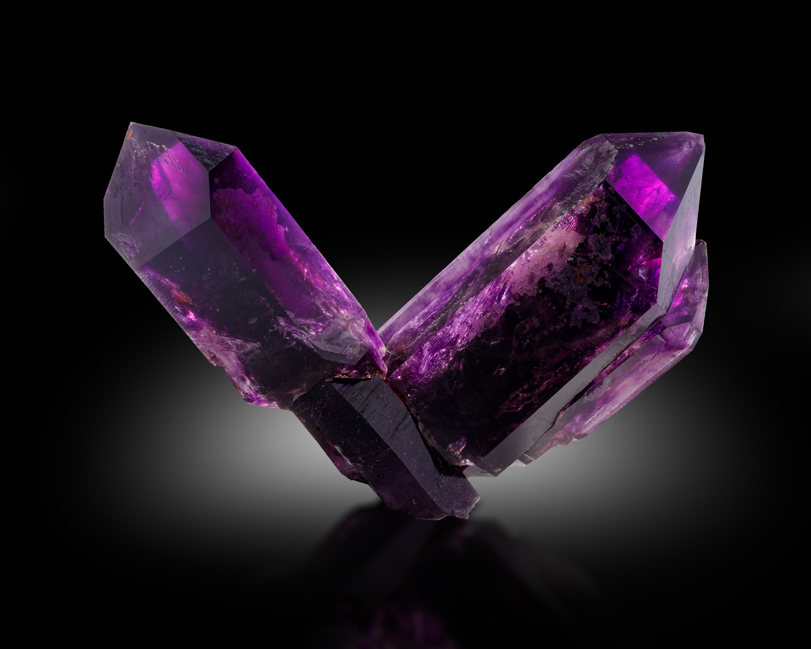 Cuarzo (variedad amatista)
27 x 9 x 18 cm / cristal principal: 20 cm
(Autor: Museo MIM)
