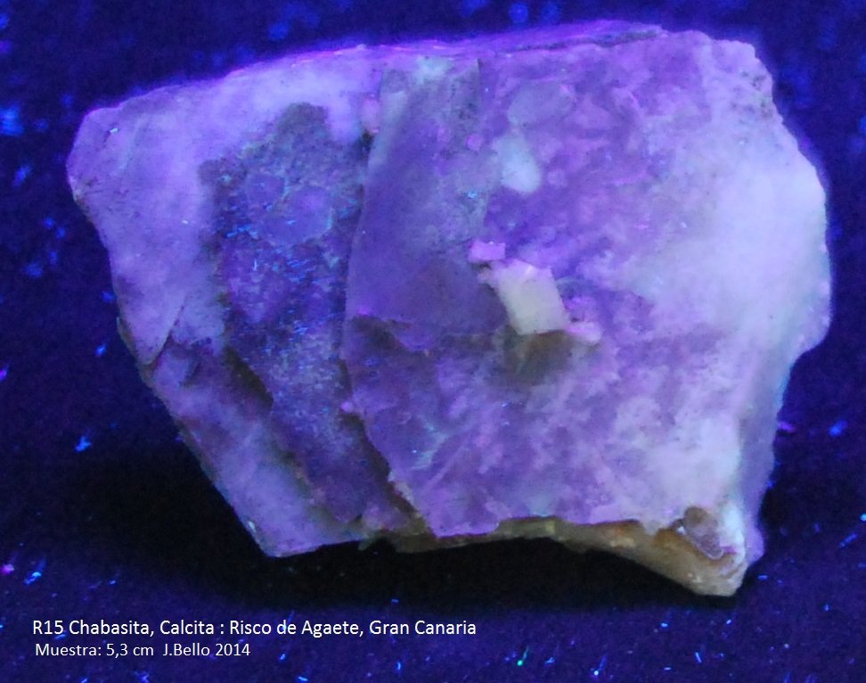 Chabazita-Ca, Calcita
5,3 cm
(Autor: Jose Bello)
