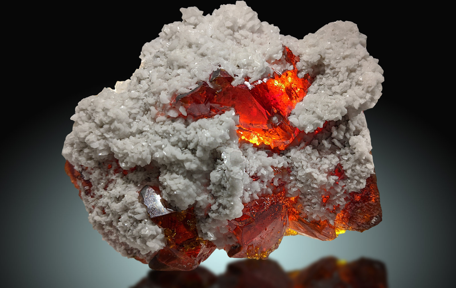 Esfalerita, Dolomita
11 x 9, cristal de 4.5cm
(Autor: Raul Vancouver)
