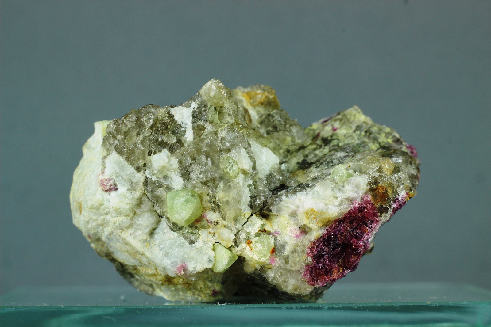 Rhodizita
45x25 mm
(Autor: Juan Espino)