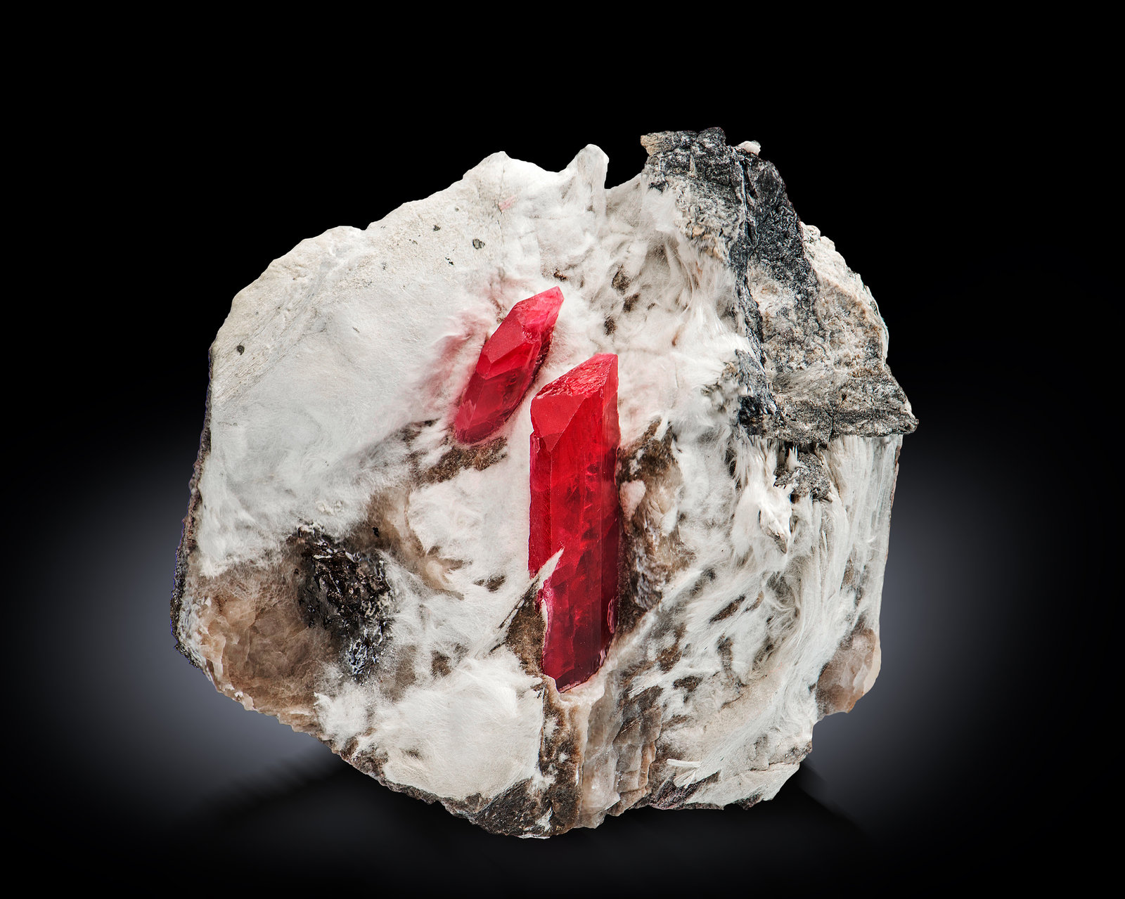 Rodonita [Rhodonite]
10.5 x 5 x 10 cm / cristal principal: 4.8 cm
(Autor: Museo MIM)