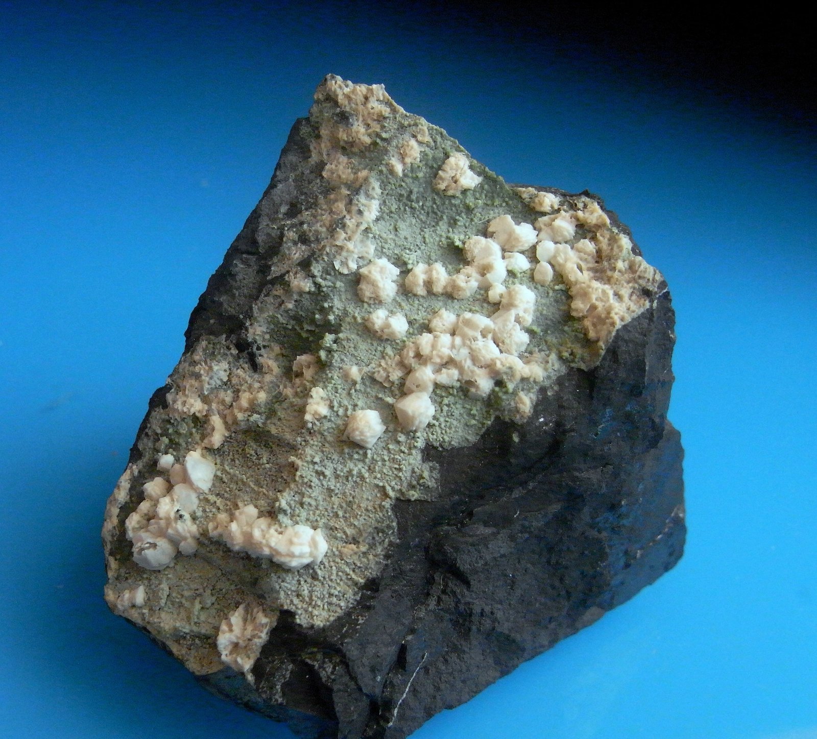 Crandallita pseudomórfica de Fluellita
Pieza de 5.5x4cm. Cristales hasta 4mm
(Autor: DAni)
