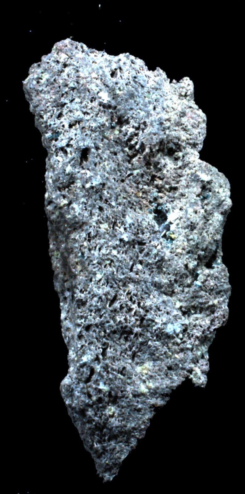 Roedderita
32 x 13 x 12 mm.
(Autor: José Luis Zamora)