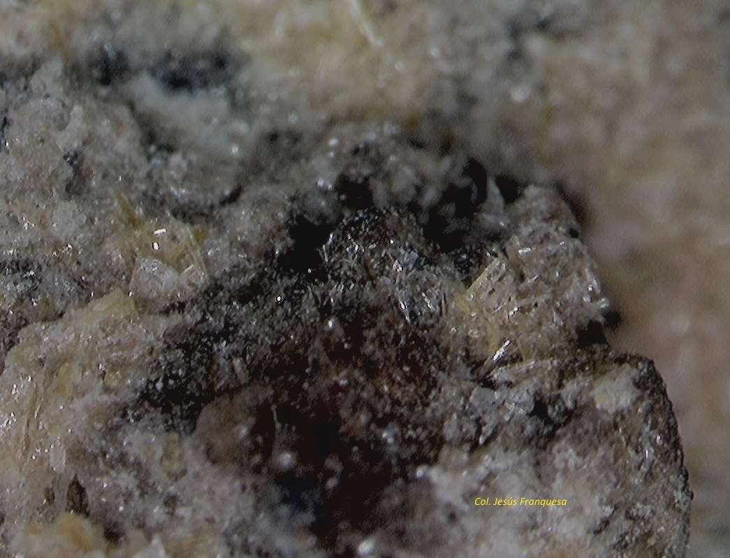 Roedderita.
1´898 x 1´650 mm.
(Autor: Jesus Franquesa Baucells)