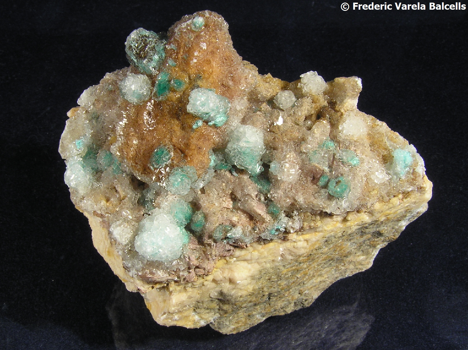 Rosasita, yeso y dolomita
8 x 5 x 7 cm.
(Autor: Frederic Varela)