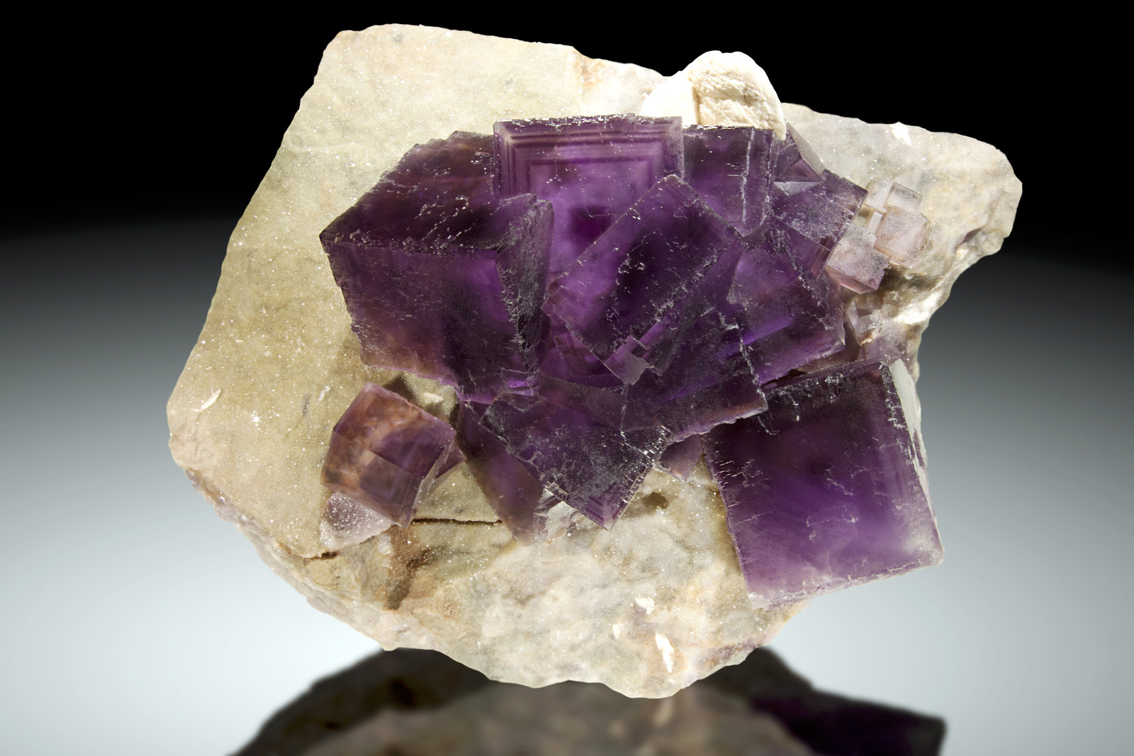Fluorita
23x18cm, cristales de hasta 5cm de arista
(Autor: Raul Vancouver)