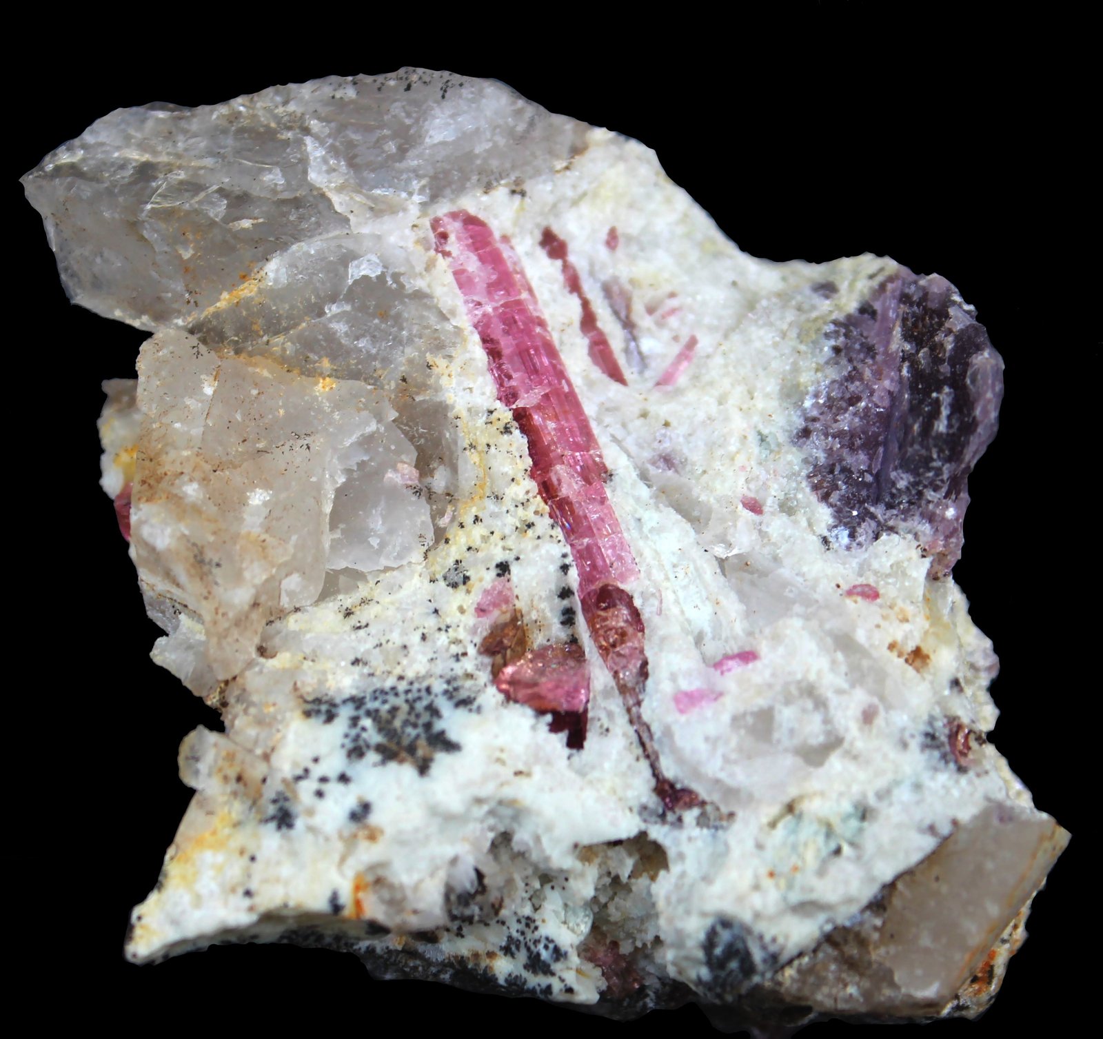 Elbaita (variedad rubelita), Lepidolita (Series), Cuarzo
62 x 50 x 30 mm.
(Autor: José Luis Zamora)