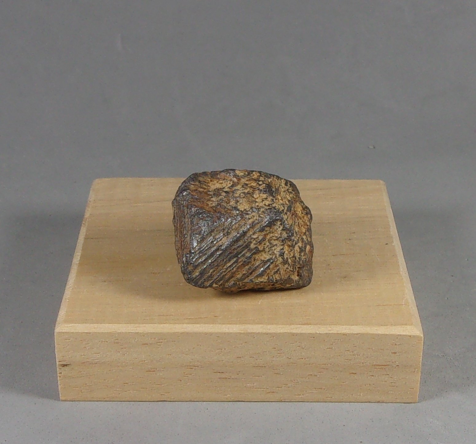Magnetita
3 x 2,5 x 2,5 cm.
(Autor: J. G. Alcolea)