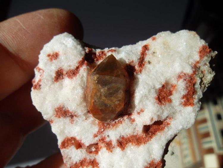 Cuarzo (variedad jacinto de Compostela) en Yeso
2,5 cm. el jacinto
(Autor: javier ruiz martin)