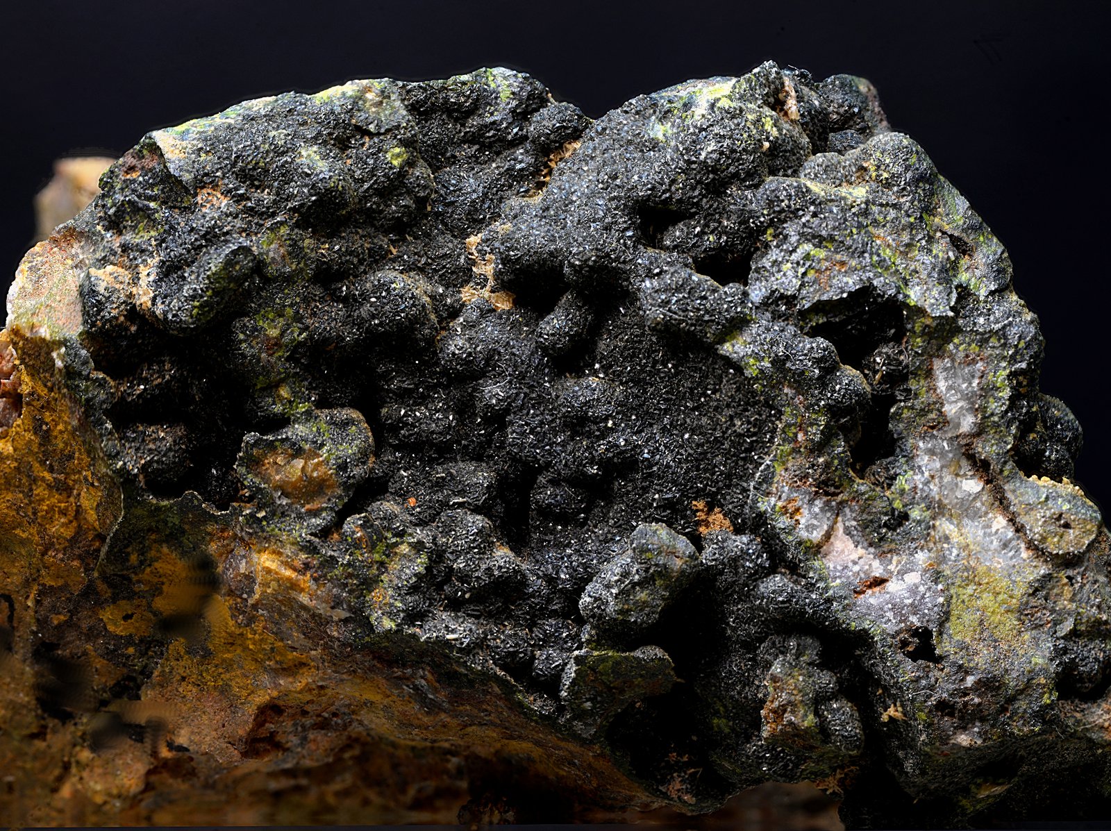 Mottramita
6 x 3 cm
(Autor: Antonio Carmona)