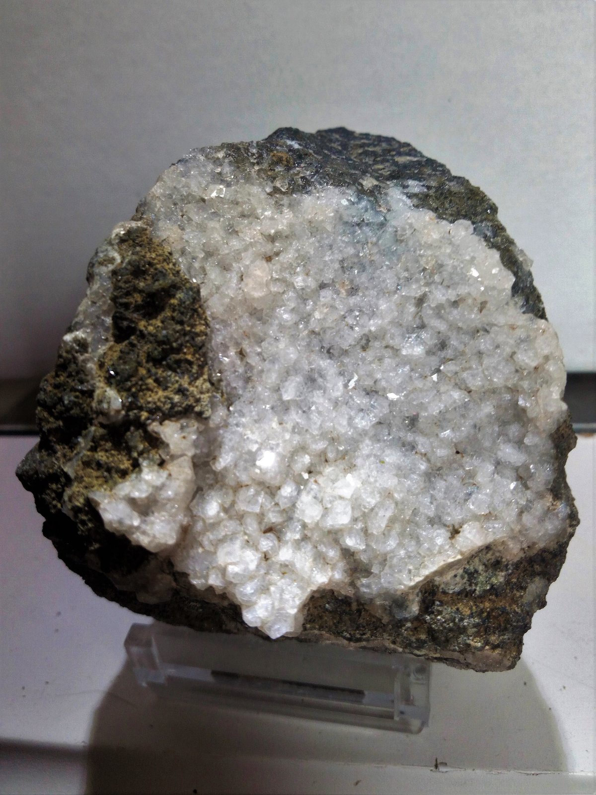 Chabazita-Ca
6x6 cm.
(Autor: Adri Rodríguez)