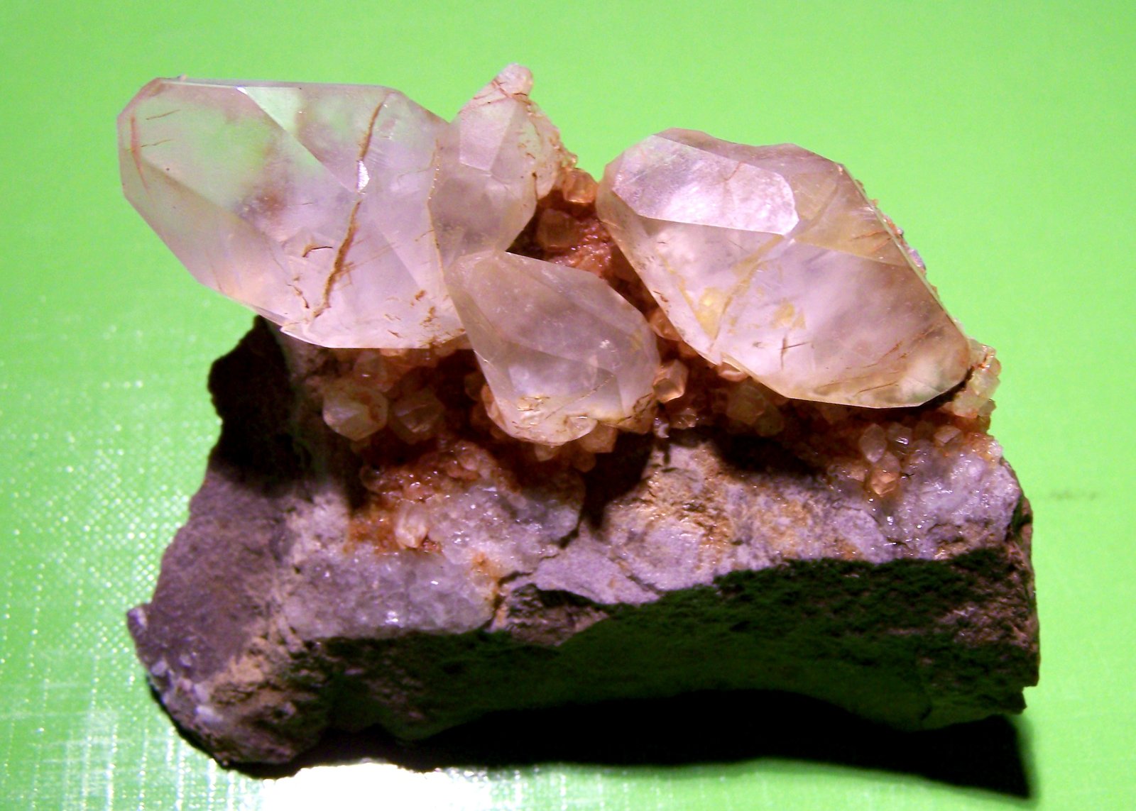 Calcita
8cm escalenoedros de 3,5cm
(Autor: canada)