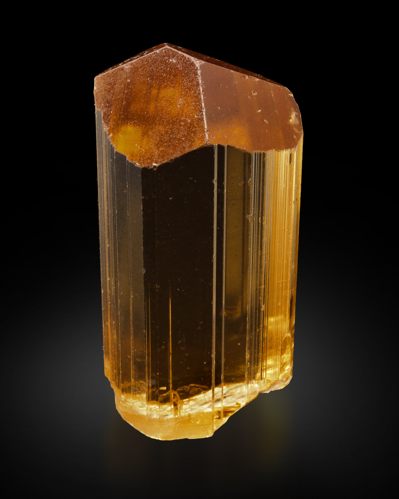 Escapolita
2.5 x 2 x 6 cm / Cristal principal: 5.7 cm
(Autor: Museo MIM)