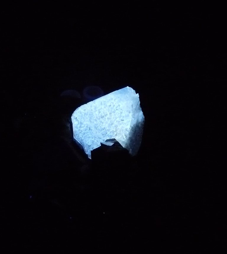 Scheelita.
Cristal 15x15 mm.
(Autor: Jesus Franquesa Baucells)