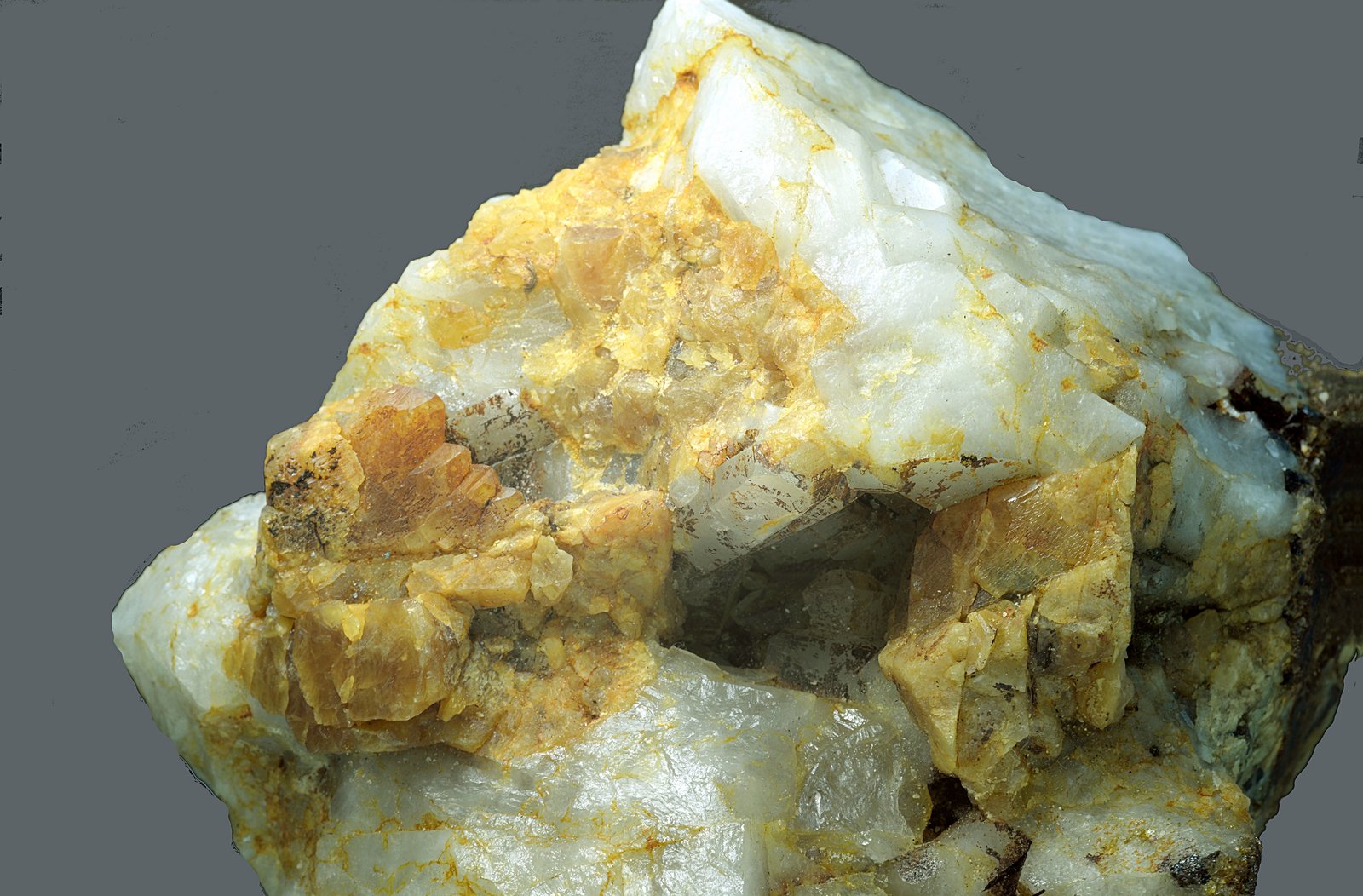 Scheelita
10 x 12 cm
(Autor: Antonio Carmona)