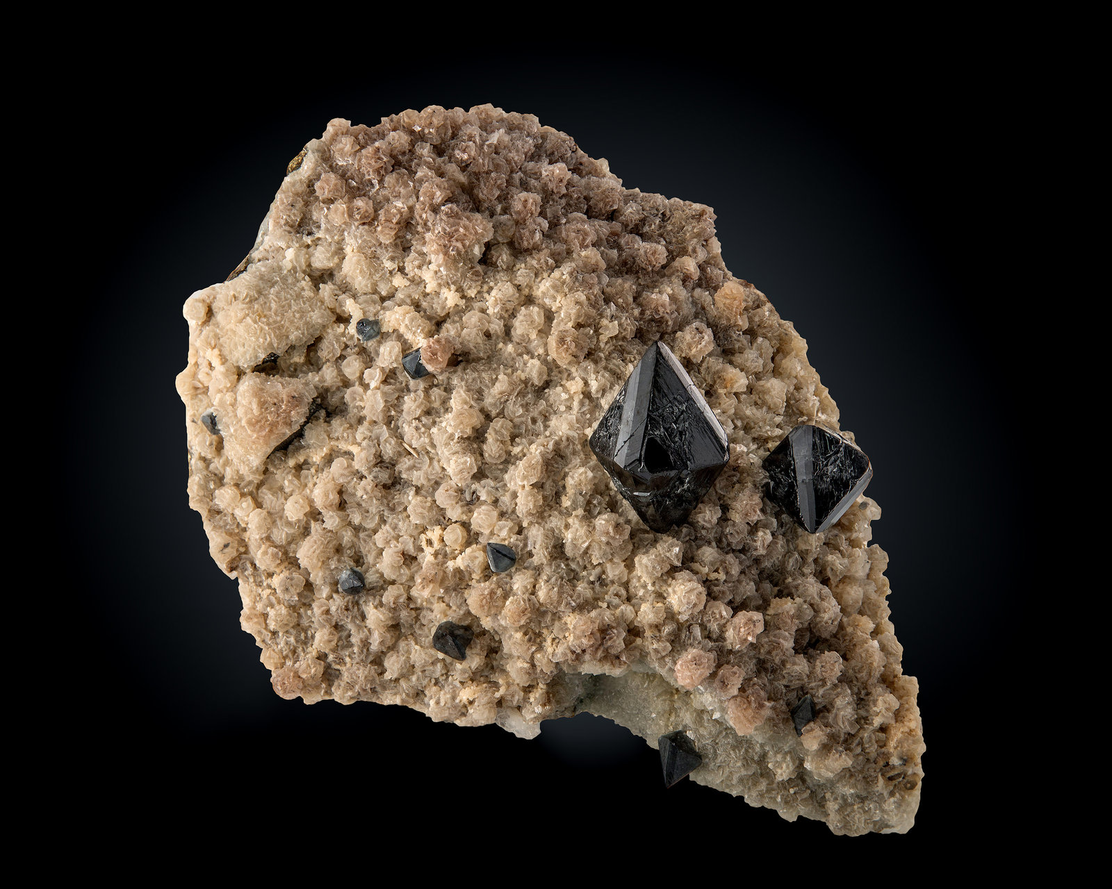 Scheelita
13.5 x 9.5 x 4.5 cm / cristal principal: 2.7 cm
(Autor: Museo MIM)