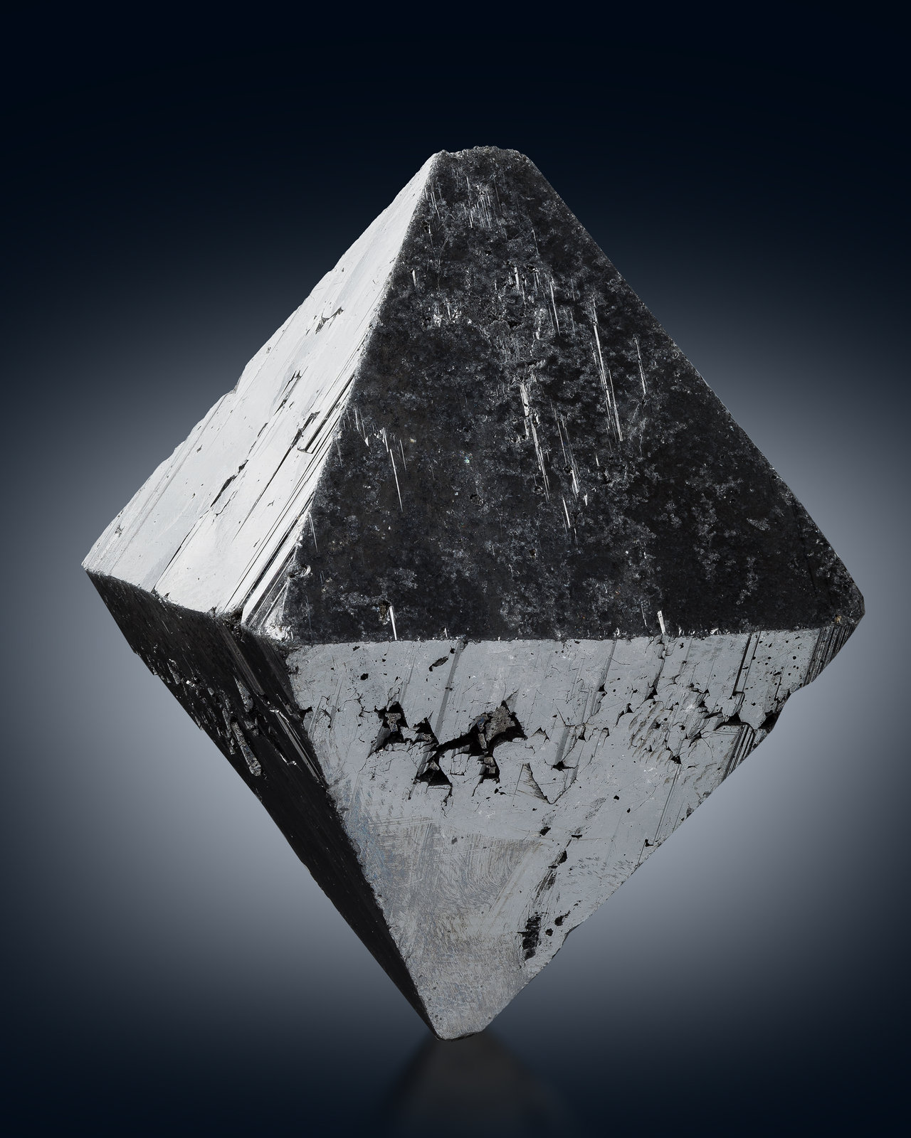 Scheelita
4 x 4 x 3 cm
(Autor: Museo MIM)