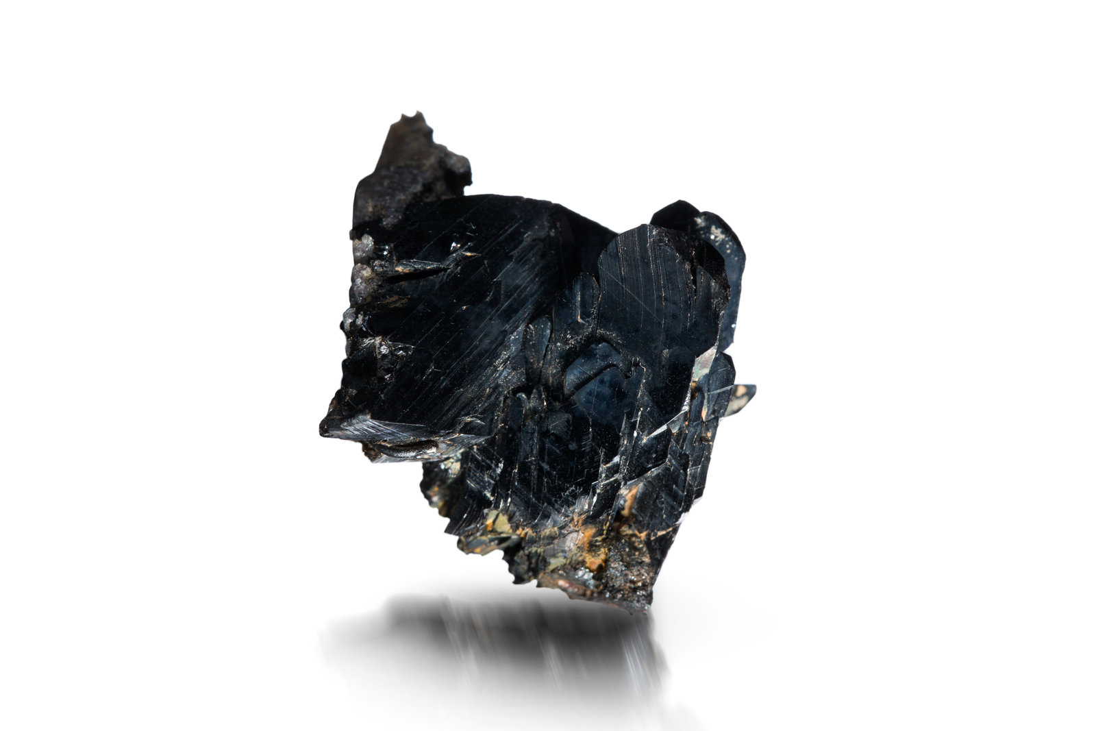 Schneiderhöhnita
2.5 x 2 x 2 cm / cristal principal: 2.3 cm
(Autor: Museo MIM)