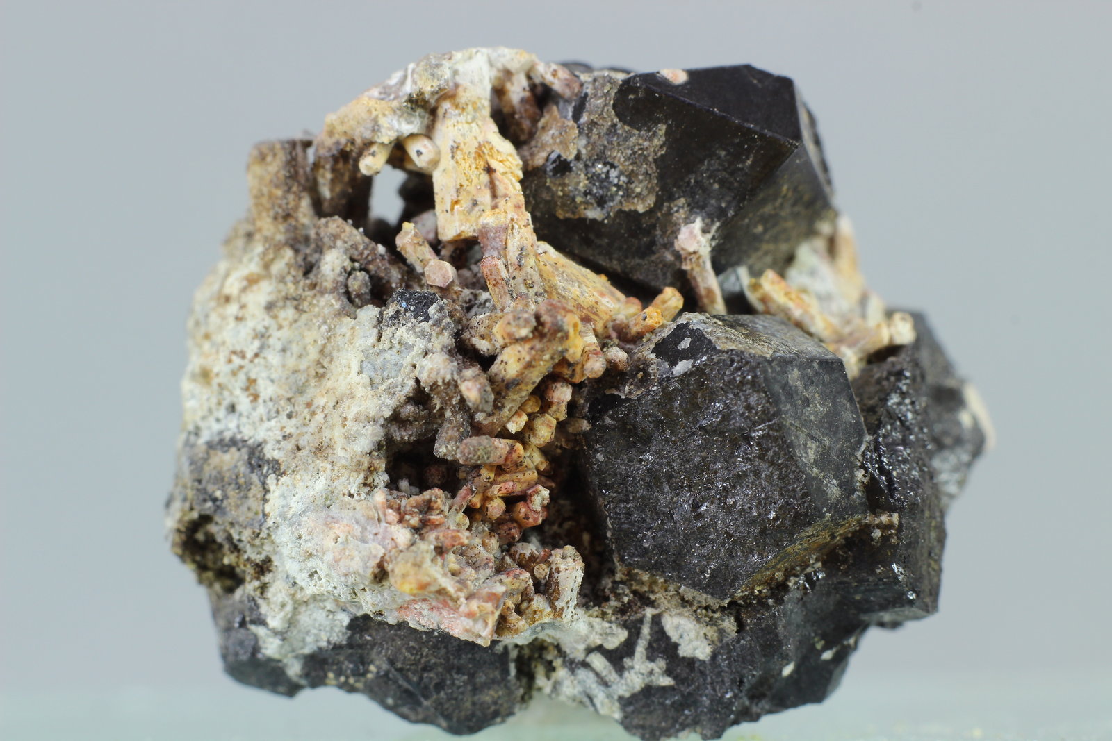 Schorlomita
25x25x20 mm
(Autor: Juan Espino)