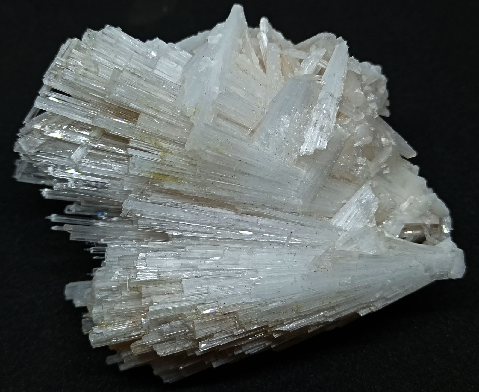 Scolecita
80x70x40 mm.
(Autor: Luis Edmundo Sánchez Roja)
