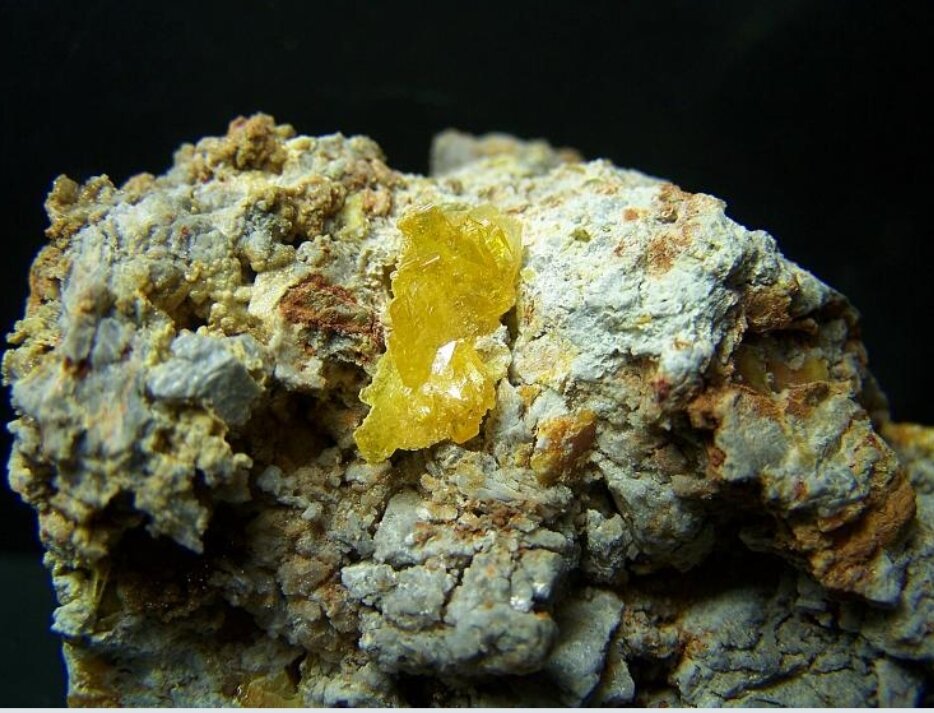 Wulfenita.
Laura Claim, Los Lastonares, Albuñuelas, Comarca Valle de Lecrín, Granada, Andalusia, Spain
8x4 cm
(Autor: AntonioJesus)