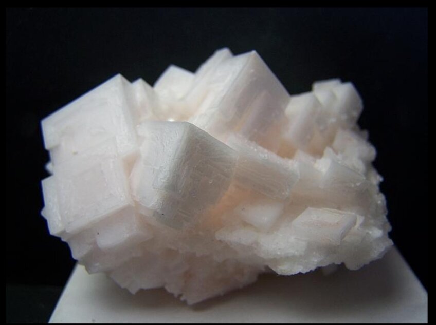 Halita.
Salinas de Imón, Imón, Sigüenza, Comarca Serranía de Guadalajara, Guadalajara, Castilla-La Mancha, España
6'5x 4'5 cm
(Autor: AntonioJesus)