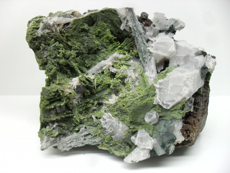 Epidota y Cuarzo
9x8 cm.
(Autor: Laureano)