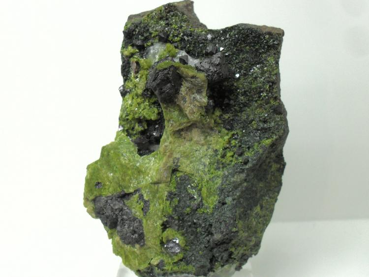 Magnetita y epidota
9x7 cm.
(Autor: Laureano)