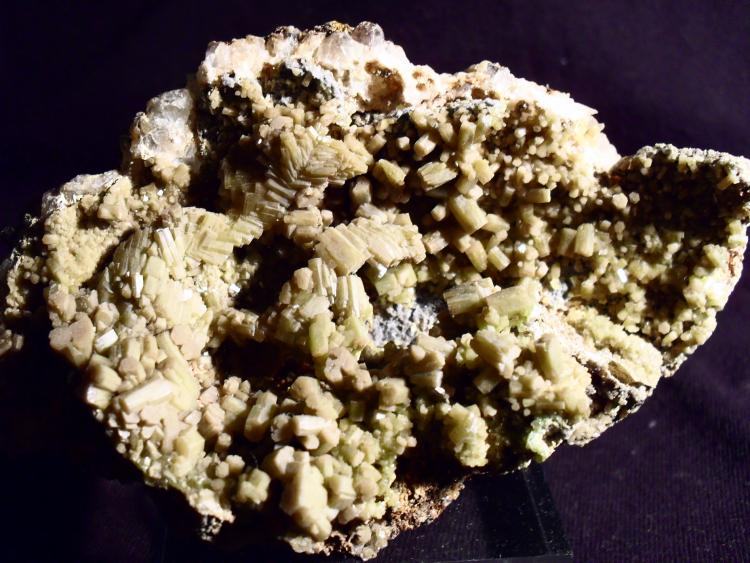 Piromorfita
9x6,6 cm.
(Autor: Laureano)