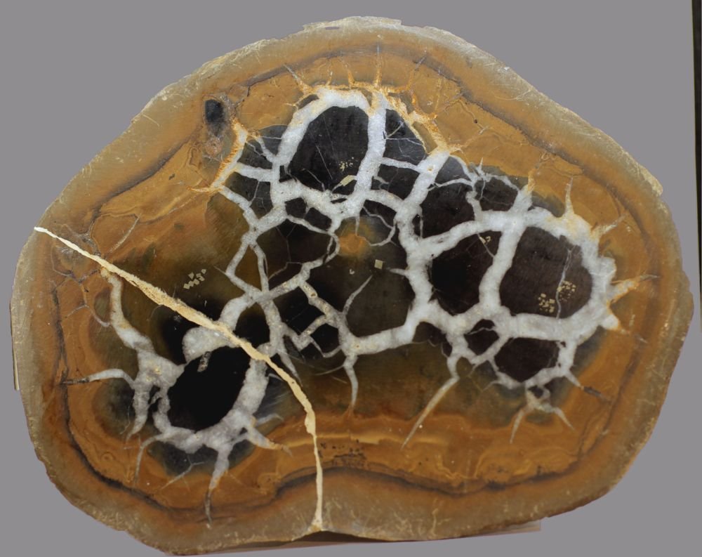 Calcita (variedad septaria)
80 x 62 x 14 mm.
(Autor: José Luis Zamora)