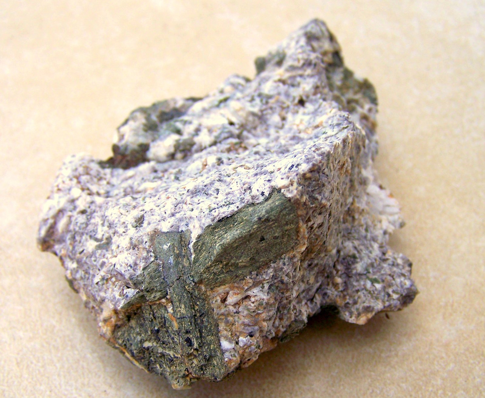 Serpentina (Grupo)
9cm por 6cm
(Autor: canada)