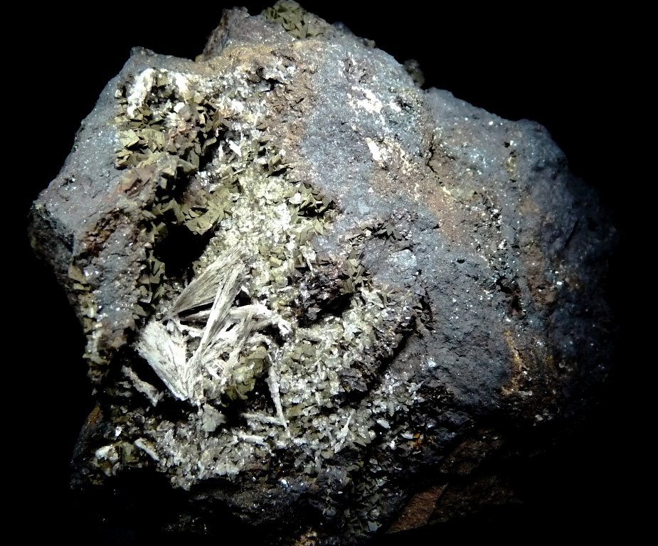 Celestina, Siderita y Calcita.
80x64 mm.
(Autor: Jesus Franquesa Baucells)