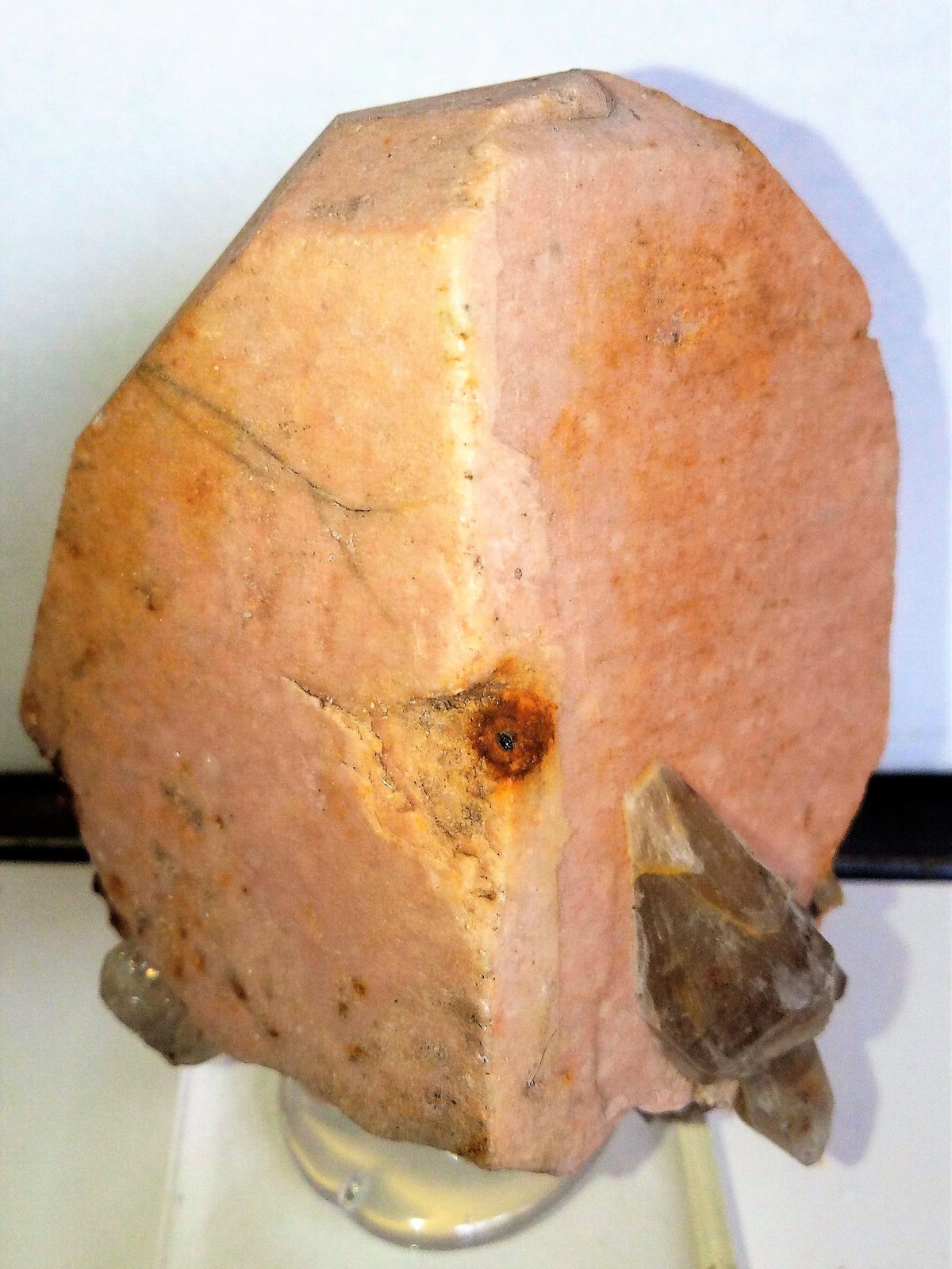 Microclina, Cuarzo (variedad ahumado)
7x6,5 cm.
(Autor: Adri Rodríguez)