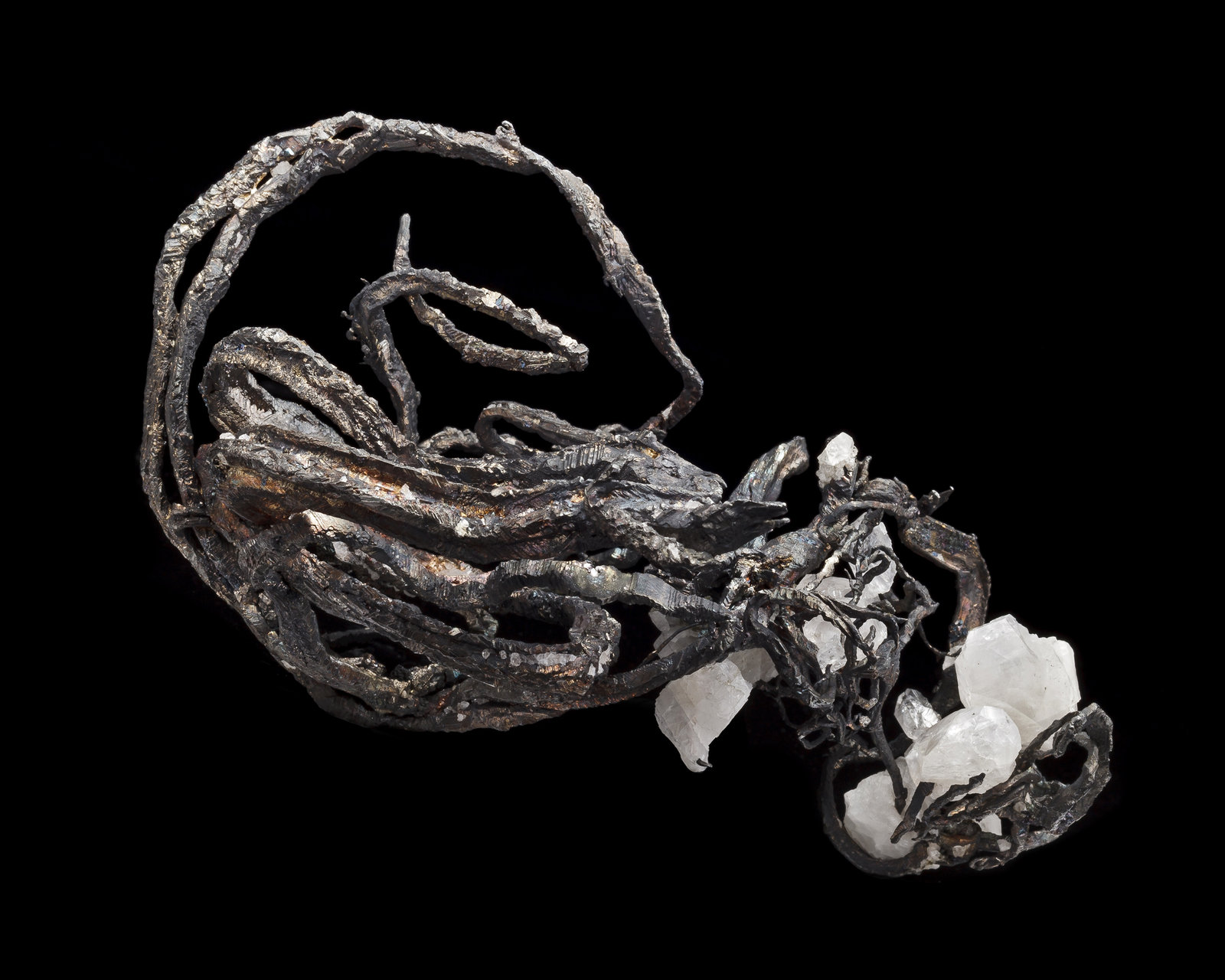 Plata con Calcita
7.5 x 7 x 12 cm
(Autor: Museo MIM)
