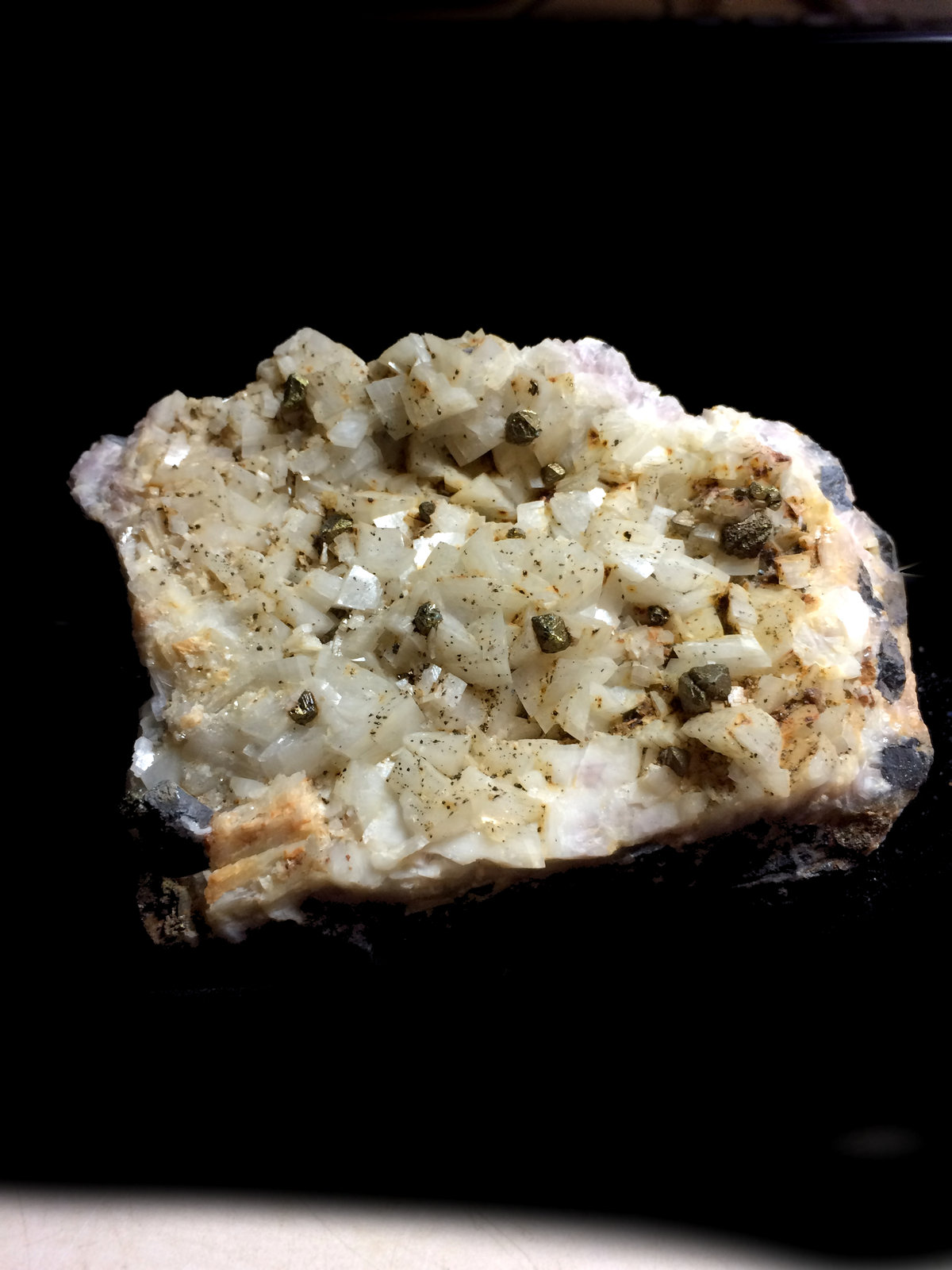 Dolomita, Calcopirita
10x7 cm
(Autor: Obsi)