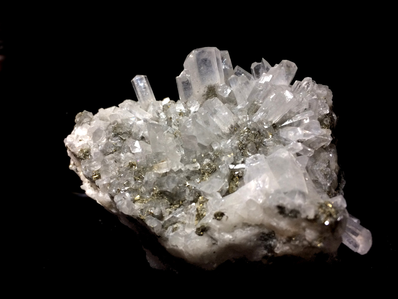 Calcita, Pirita
8x7cm
(Autor: Obsi)