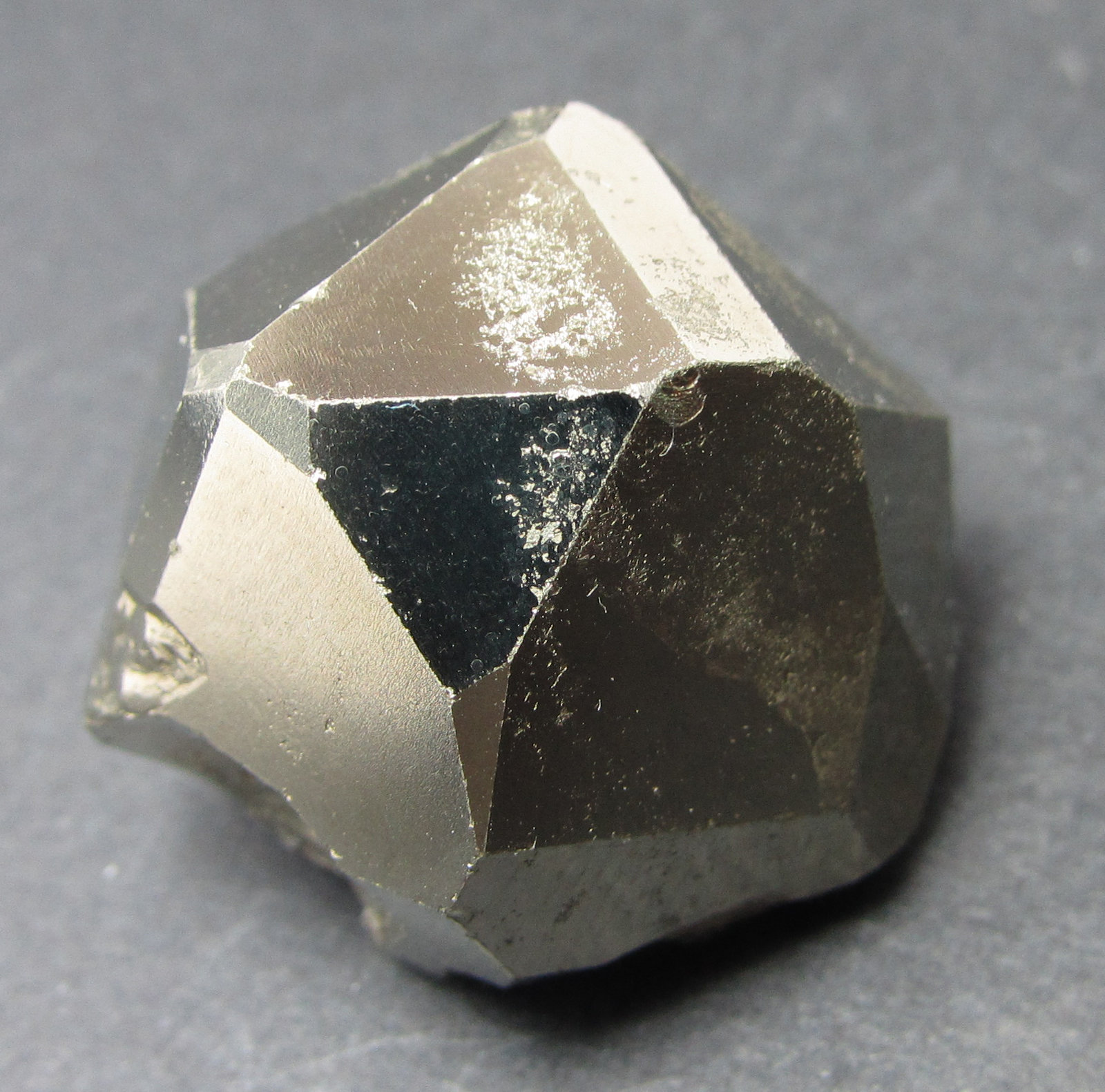 Pirita
3 x 3 cm.
(Autor: prcantos)