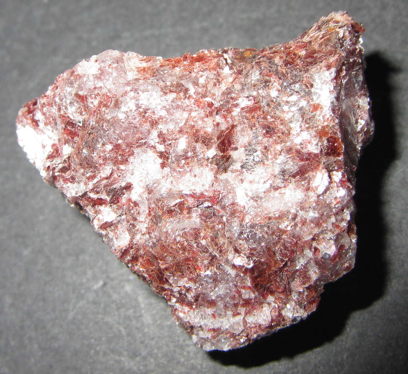 Clinocloro (variedad kämmererita)
3 x 3 cm.
(Autor: prcantos)