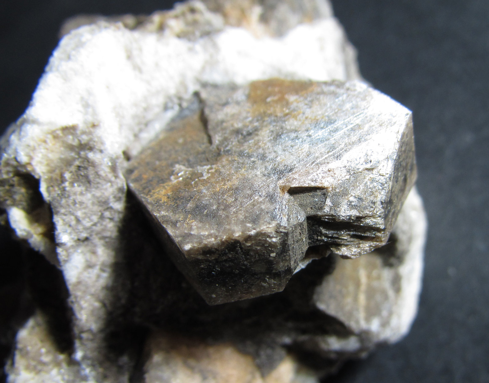 Magnesita
Cristal de 23 x 20 mm.
(Autor: prcantos)