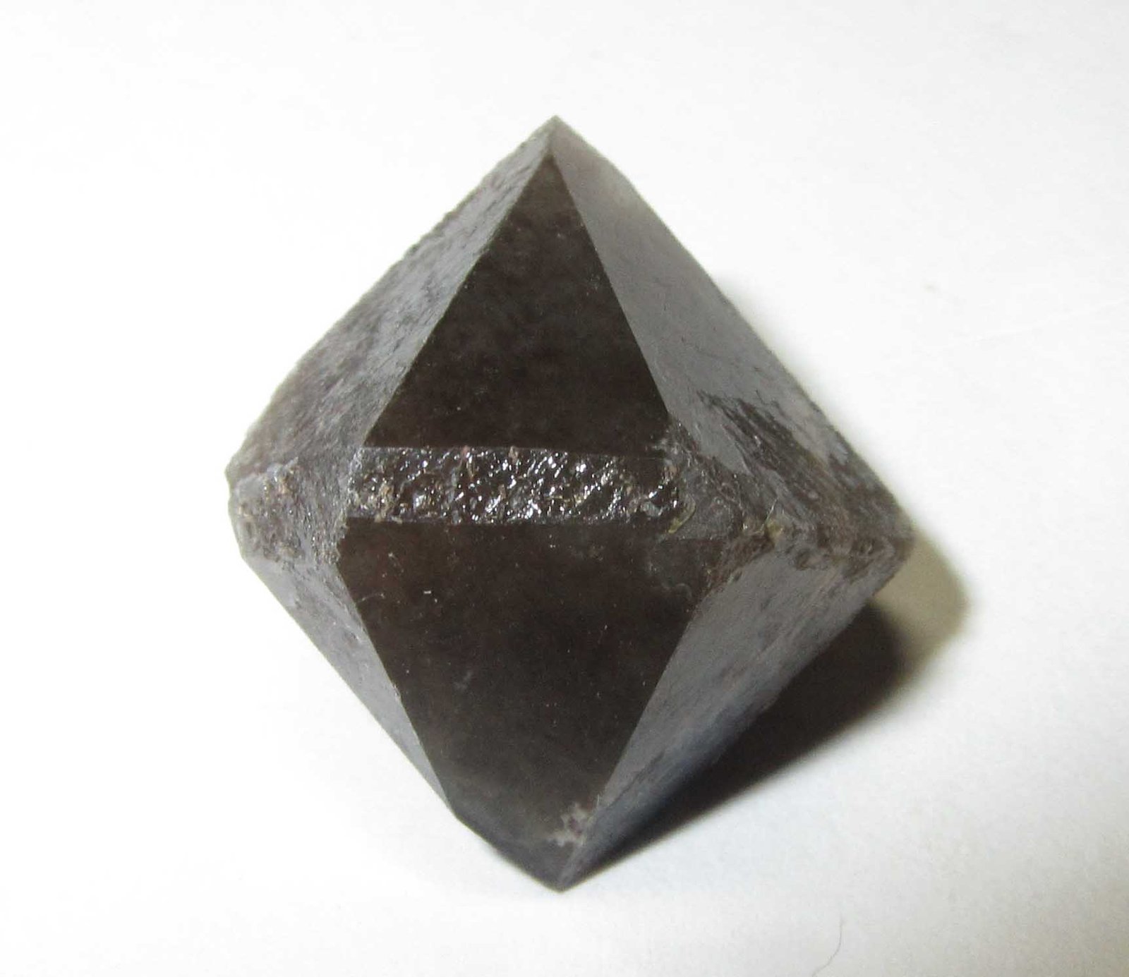 Cuarzo (variedad morión)
15 x 18 mm.
(Autor: prcantos)
