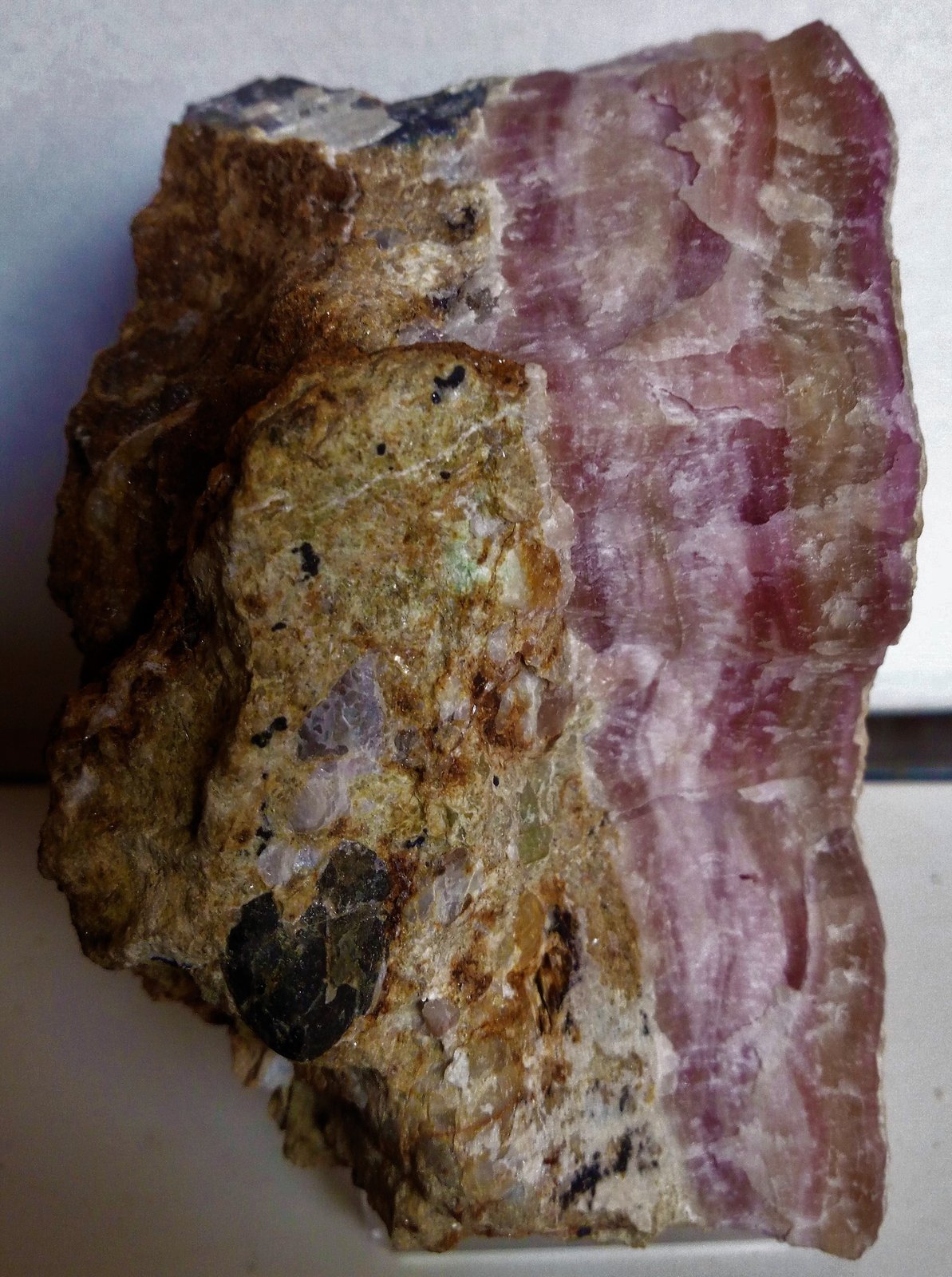 Calcita (variedad cobaltifera)
8x5,6 cm.
(Autor: Adri Rodríguez)