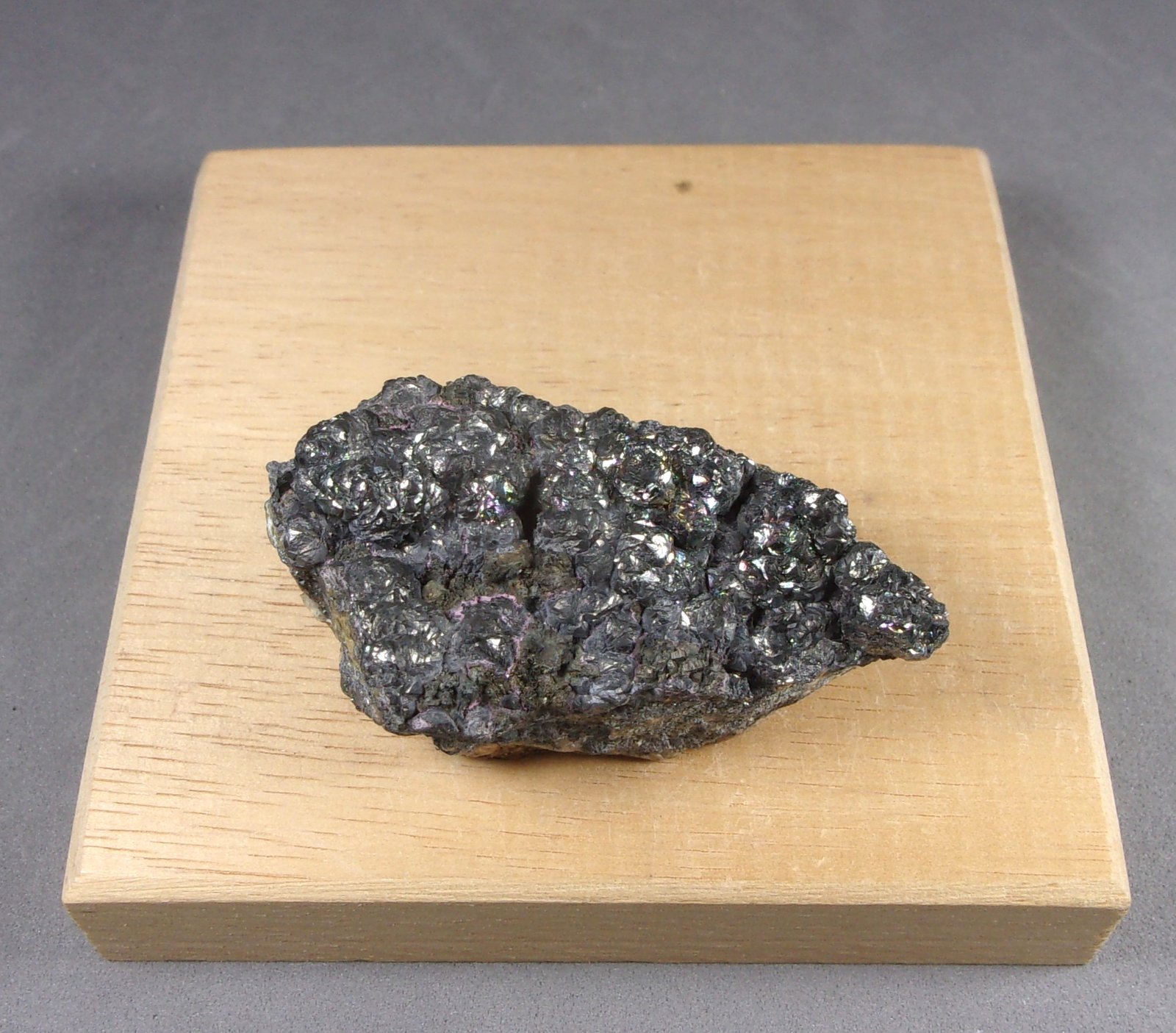 Skutterudita
5,1 × 3 × 2,1 cm.
(Autor: J. G. Alcolea)