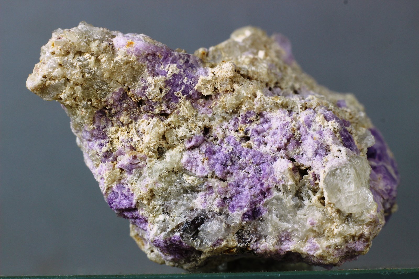 Sodalita (variedad hackmanita)
30x20 mm
(Autor: Juan Espino)