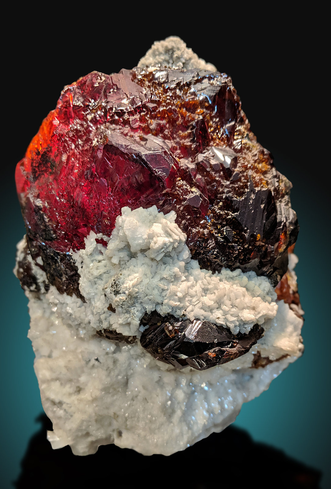Esfalerita, Dolomita
17x13cm, cristal de 12cm de diámetro.
(Autor: Raul Vancouver)